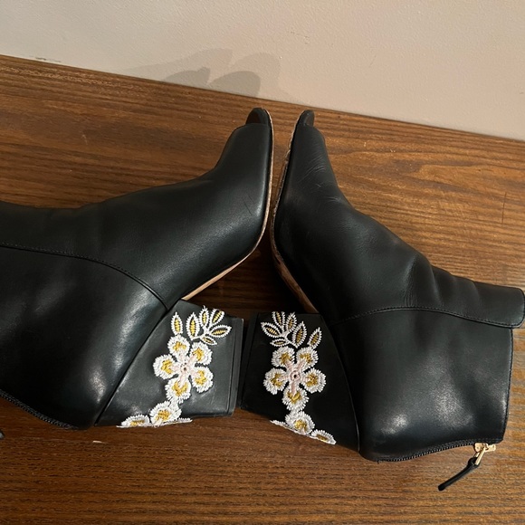 Tory Burch Black Leather Embroidered Floral 55MM Wedge Open Toe Ankle Bootie 7 - Picture 4 of 6